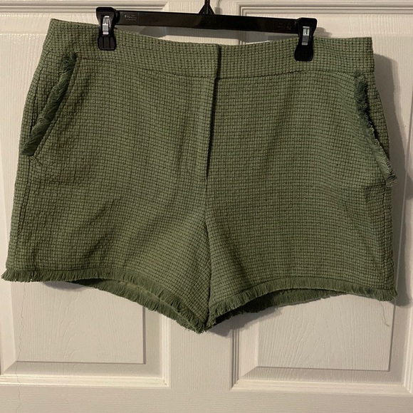 Green Tweed Shorts - Picture 9 of 12